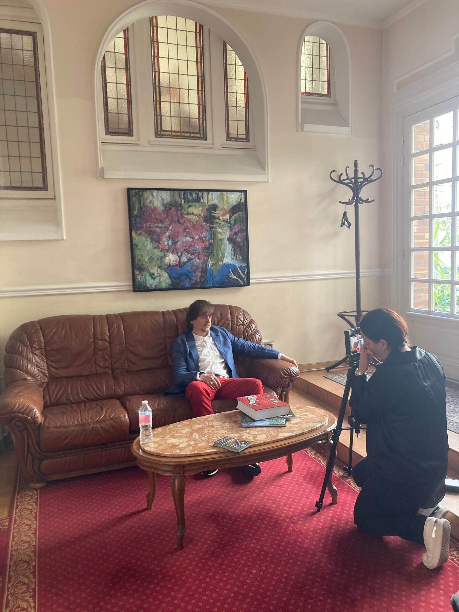 L'entretien avec RFI lors de l'exposition personnelle, l'Ambassade de l'Ukraine en France, 2024